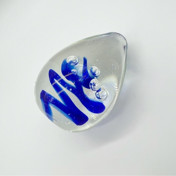 Paperweight Clear Blue Ribbon Bubbles 3.5" Egg Shaped Heavy Glass - Picture 2 of 4